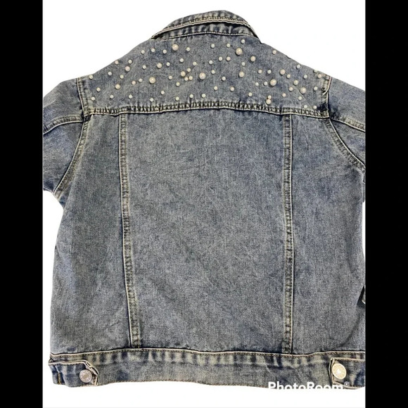 NWT Cropped Denim Jean Jacket With Pearl Bead Accents Sz M - Picture 6 of 7